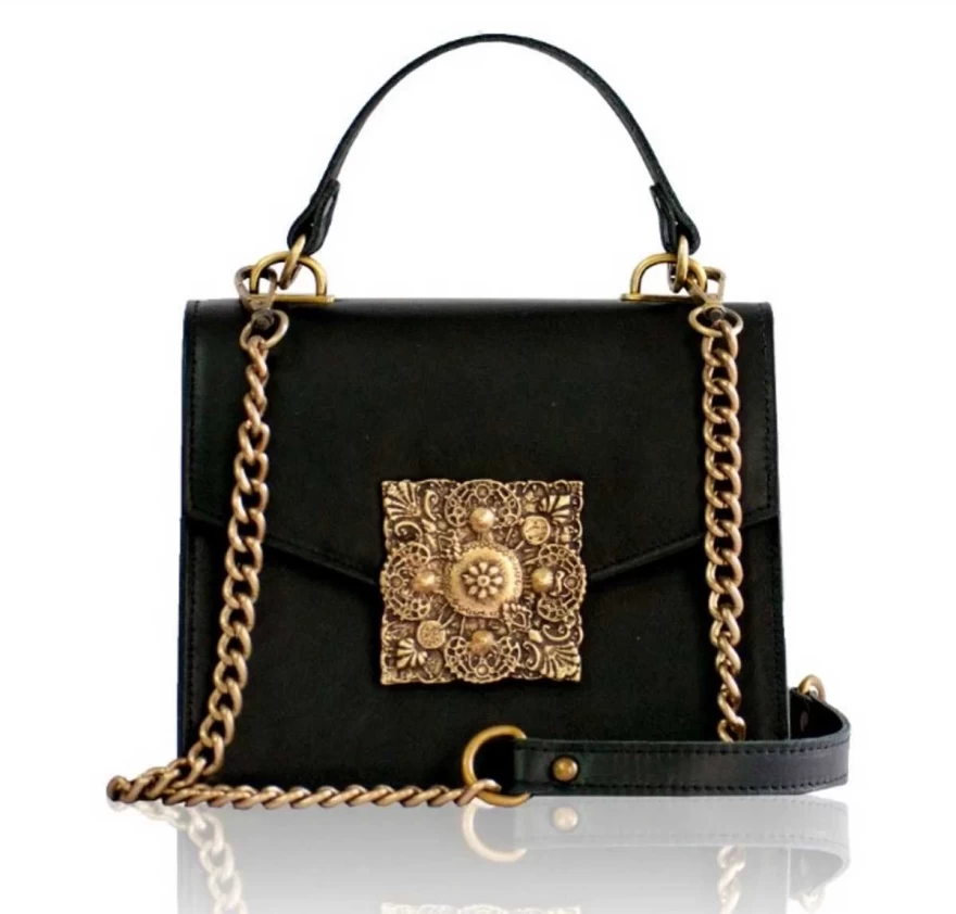 μαύρη τσάντα