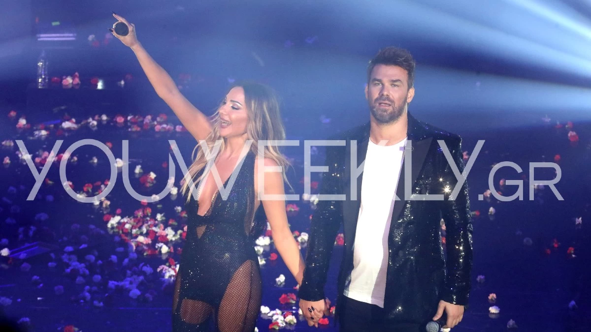 Βασίλης Μπισμπίκης: Στην πρεμιέρα της Βανδή, στην Ιερά οδό, με τους γονείς του - Σε άλλο τραπέζι, μόνη, η Μελίνα