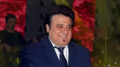 Αδιανόητο: Θαμώνας έπιασε από τον λαιμό τον Βασίλη Τερλέγκα την ώρα που τραγουδούσε στη σκηνή (Βίντεο)