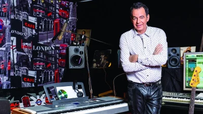 Κώστας Χαριτοδιπλωμένος: «Θα τρελαθώ, θα αλλάξω όνομα και θα μεταμφιεστώ!»