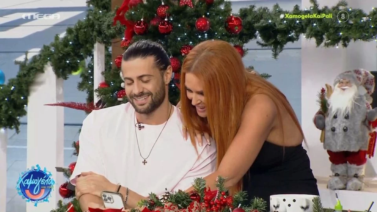 «Δεν είμαστε πολύ ωραίο ζευγάρι;» - Ο Κωνσταντίνος Βασάλος έδειξε δημόσια τα μηνύματα που στέλνει στον έρωτά του