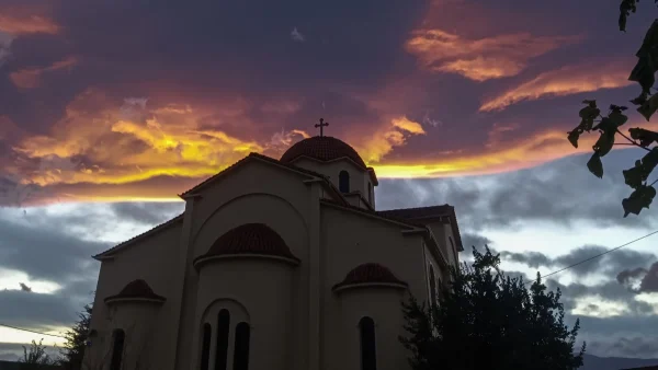 Νεφώσεις με τοπικές βροχές και σποραδικές καταιγίδες σήμερα 4/12 - Που θα είναι κατά τόπους ισχυρά τα φαινόμενα;