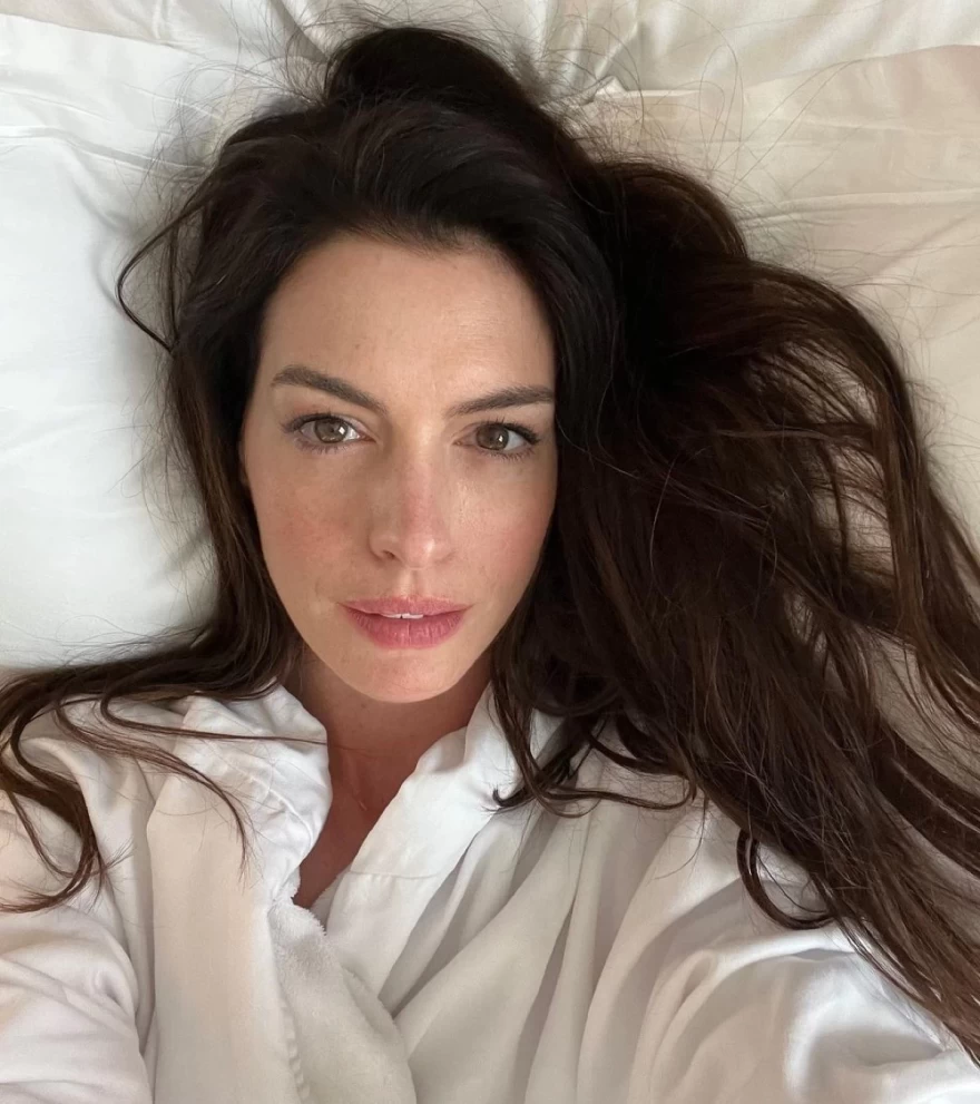 anne_hathaway_secrets