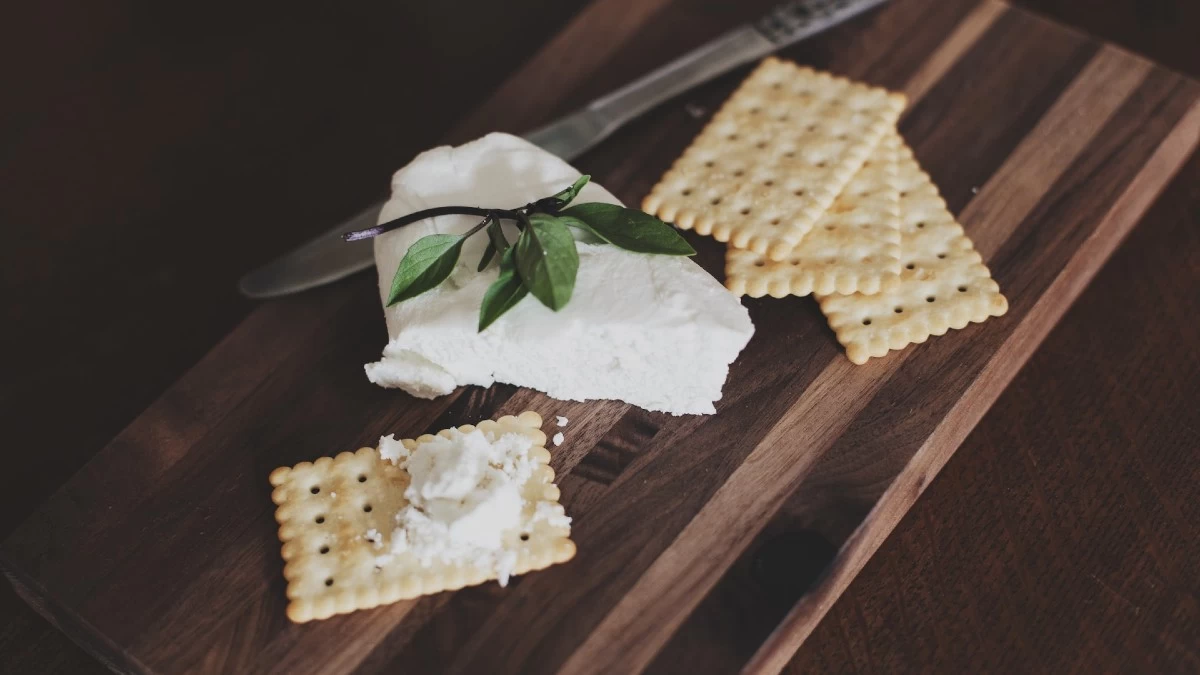 Τα Cream Crackers Παπαδοπούλου κυκλοφορούν νέα γεύση με Χαρούπι