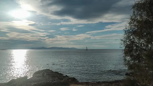 Βροχές και καταιγίδες πρόσκαιρα τοπικά έντονες  - Τα χαρακτηριστικά του καιρού σήμερα 11/12