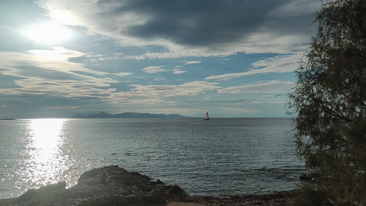 Βροχές και καταιγίδες πρόσκαιρα τοπικά έντονες  - Τα χαρακτηριστικά του καιρού σήμερα 11/12