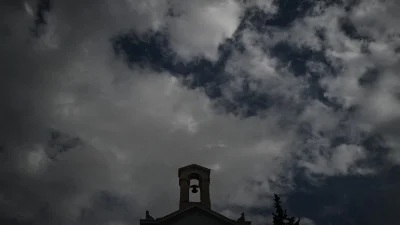 Καιρός 21/12: Ισχυρές βροχές και καταιγίδες - Πόσους βαθμούς θα πέσει η θερμοκρασία