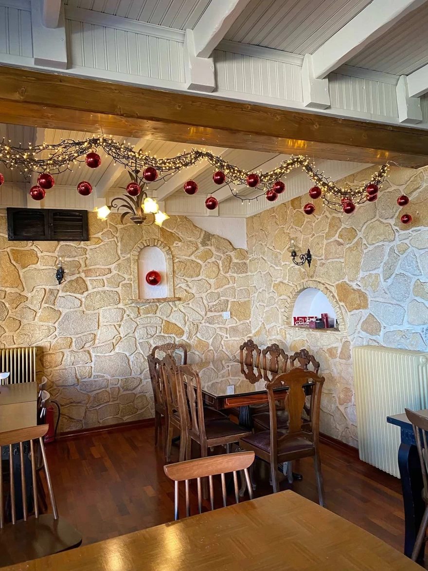 ταβέρνα τρίκαλα κορινθίας