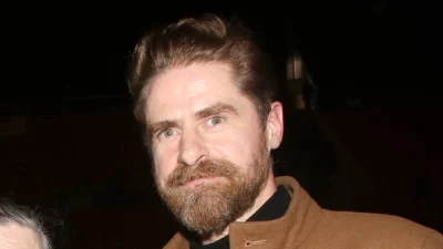 Δημήτρης Λάλος: Άγνωριστος με μακριά μαλλιά και καθόλου μούσια - Έτσι ήταν πριν από περίπου 20 χρόνια