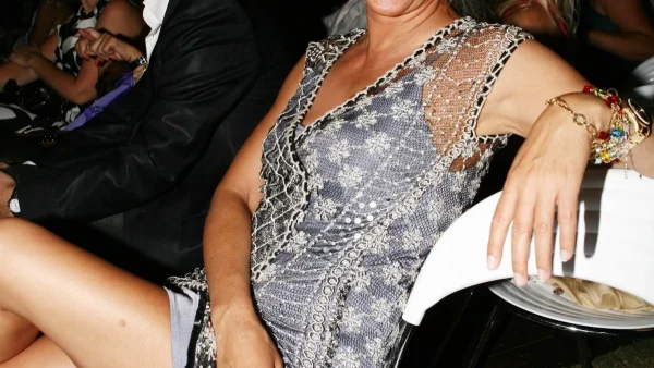 Πασίγνωστη Ελληνίδα τραγουδίστρια αποκαλύπτει: «Είμαι όλη πλαστικιά! Γιατί δεν το πιστεύετε επιτέλους;»