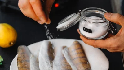 Έκανες κατά λάθος λύσσα το φαγητό; 5 σωτήριοι τρόποι για να μην το πετάξεις!