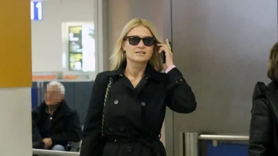 Ταξίδι ''αστραπή'' στη Θεσσαλονίκη: Θέμα συζήτησης η εμφάνιση της Φαίης Σκορδά με κυπαρισσί, σικάτο φόρεμα