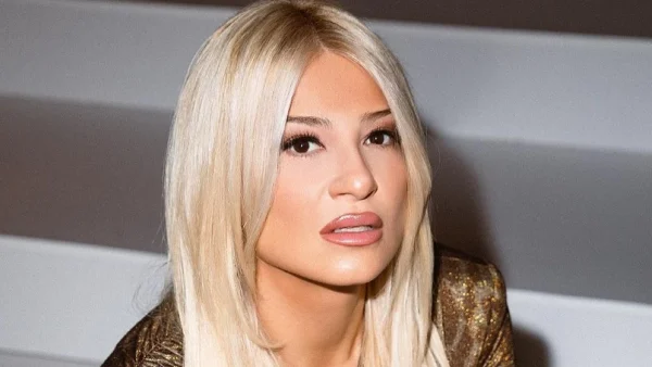 Φαίη Σκορδά: Βρήκαμε το animal print φόρεμά της για το βράδυ της Πρωτοχρονιάς