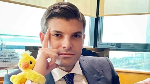 Φίλιππος Τσαγκρίδης: Χέρι χέρι με γνωστή παρουσιάστρια της πρωινής ζώνης στα μπουζούκια