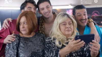 Φόνοι στο Καμπαναριό: «Ρε κλαίωωωω» - Ξεκαρδίστηκαν στο twitter με τις αδερφές Αρσινόη & Μαρία μέσα σε στριπ κλαμπ