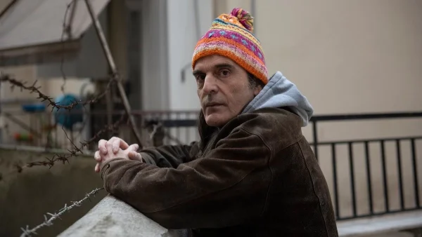 Έφυγε από τη ζωή ο ντράμερ του συγκροτήματος «Τρύπες» Γιώργος Τόλιος