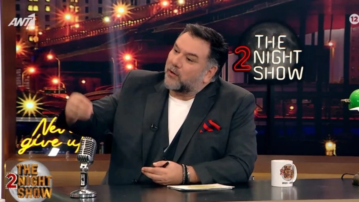 The 2night show: Άναυδος ο Γρηγόρης Αρναούτογλου - «Μεγάλωσα μέσα σε γραφείο τελετών, ερχόντουσαν οι φίλοι μου και παίζαμε»