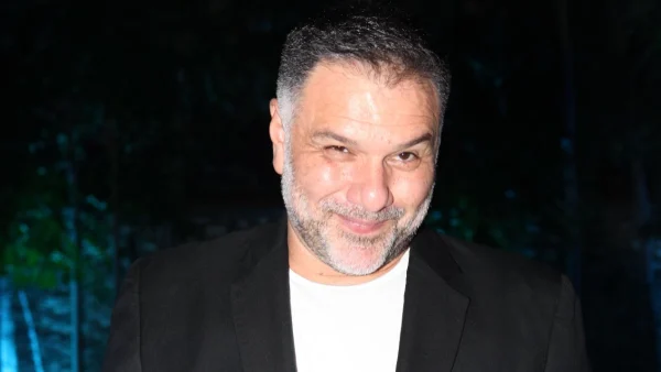 Γρηγόρης Αρναούτογλου: Σε ανεβασμένη διάθεση στη Θεσσαλονίκη με τον γιο του - Πόζαρε στον Λευκό τον Πύργο