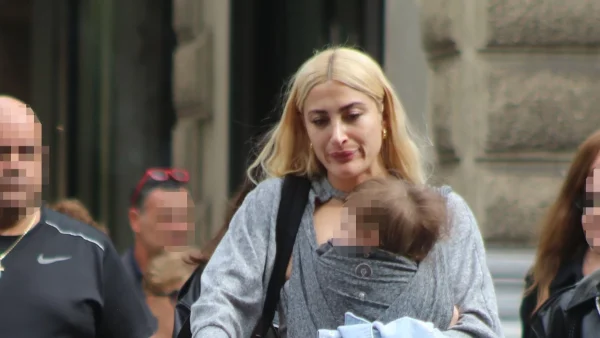 Με φουσκωμένη κοιλίτσα σε προχωρημένη εγκυμοσύνη - Αδημοσίευτη φωτογραφία της Ιωάννας Τούνη