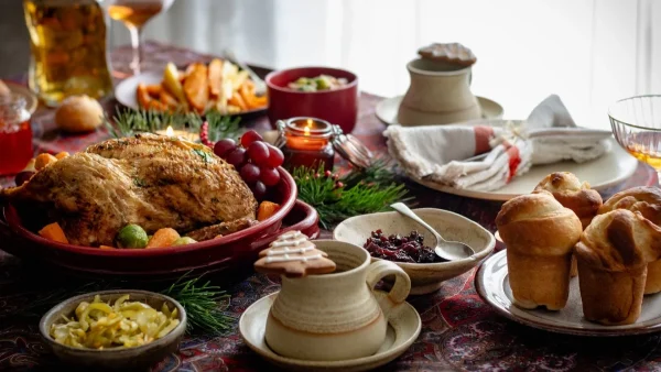 Καλάθι Χριστουγέννων: Πότε μπαίνει σε ισχύ στα σούπερ μάρκετ - Αναλυτικά τα τρόφιμα που θα περιλαμβάνει