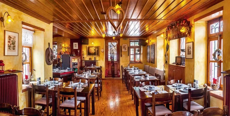 κανέλα και γαρίφαλο