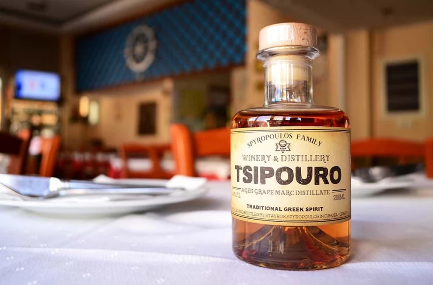 καπετάνιος τσιπουρο