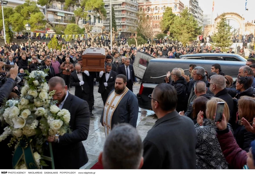 Βασίλης Καρράς λαϊκό προσκύνημα