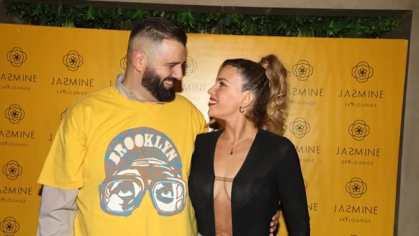 «Δεν ξεχνώ το πρώτο μας φιλί...» - Το τραγούδι που αφιέρωσε η Κατερίνα Στικούδη στον Βαγγέλη Σερίφη