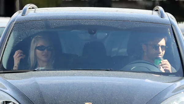 Από τη συγκατοίκηση στα σκαλιά της εκκλησίας - Όλη η αλήθεια για τον γάμο της Βίκυς Κάβουρα και του Γιώργου Τζαβέλλα