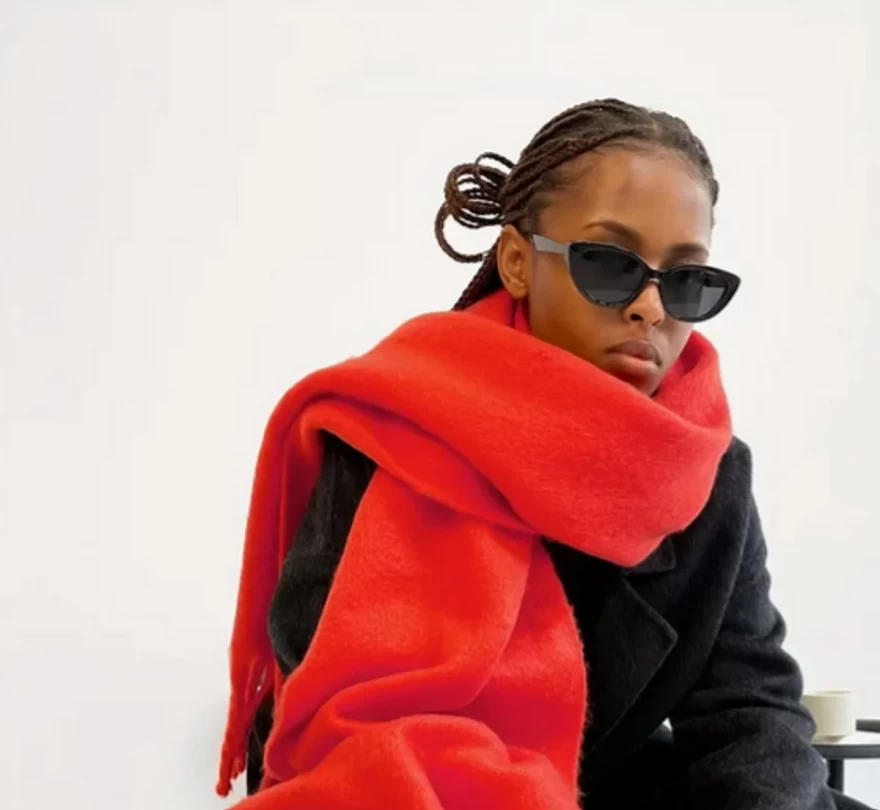 κόκκινο κασκόλ