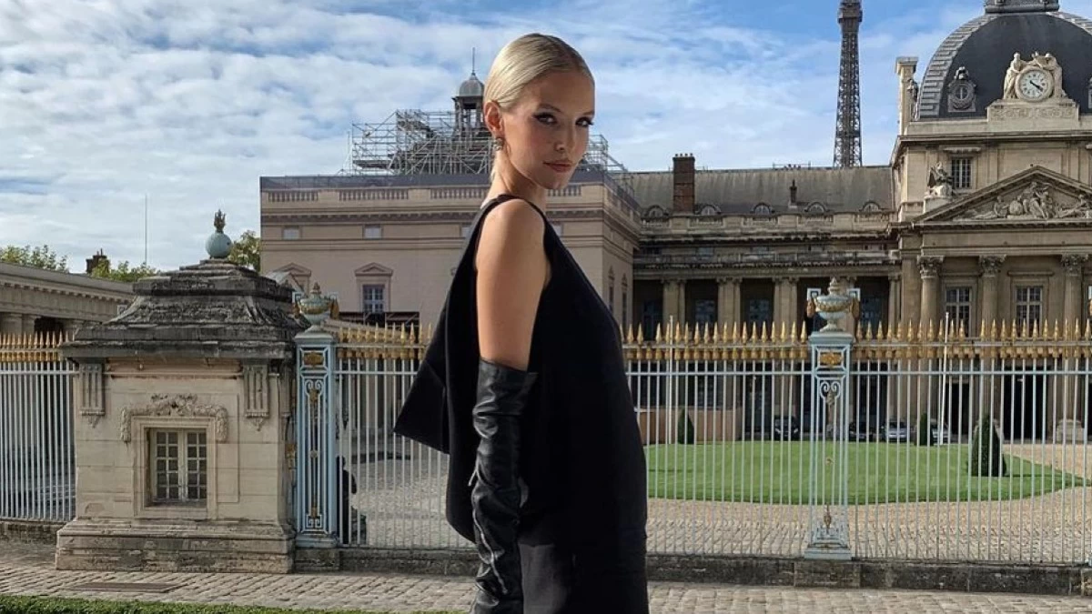 Μαύρο σατέν φόρεμα: Ένα κλασικό κομμάτι που ανακαλύπτεις ξανά όταν δεν ξέρεις τι να φορέσεις