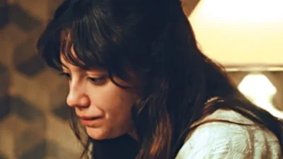 Το Ναυάγιο: «Τι κάνεις εκεί;» - Δείτε την σκηνή του βιασμού της Λίνας από τον Διονύση πριν παιχτεί στην τηλεόραση!