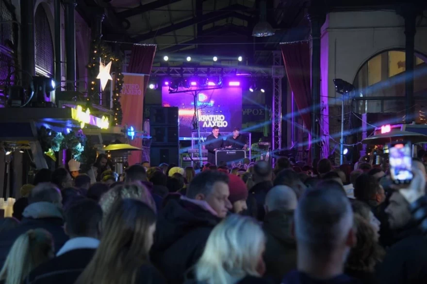 «Θα περνάω καλά» με Νίκο Μακρόπουλο στη Βαρβάκειο