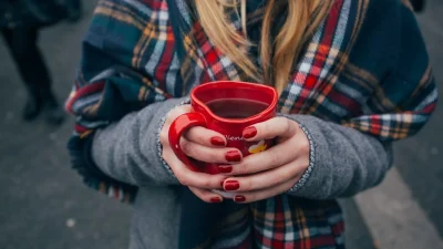 5 styilsh μανικιούρ που «τρεντάρουν» αυτή τη στιγμή στα social media για τέλεια νύχια & το χειμώνα!