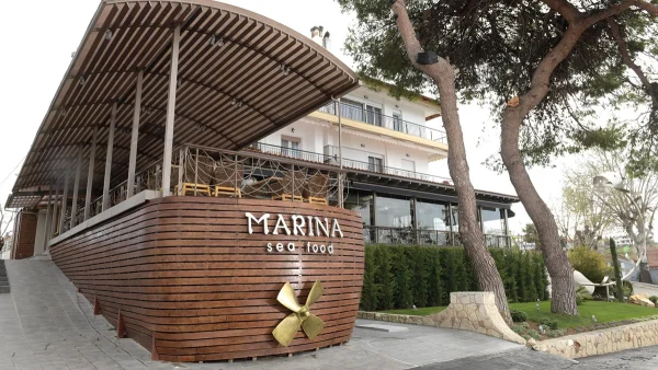 Marina Sea Food Restaurant: Ένα από τα καλύτερα εστιατόρια θαλασσινών της Ελλάδας βρίσκεται στη Χαλκιδική
