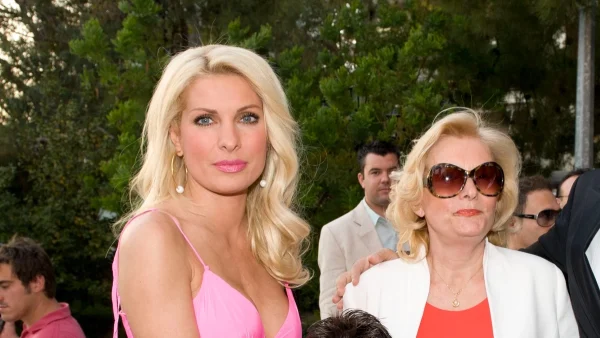 Ελένη Μενεγάκη: Ο άγνωστος ''πόλεμος'' που δέχτηκε από τη μητέρα της - Τα εμπόδια στην αρχή της καριέρας της