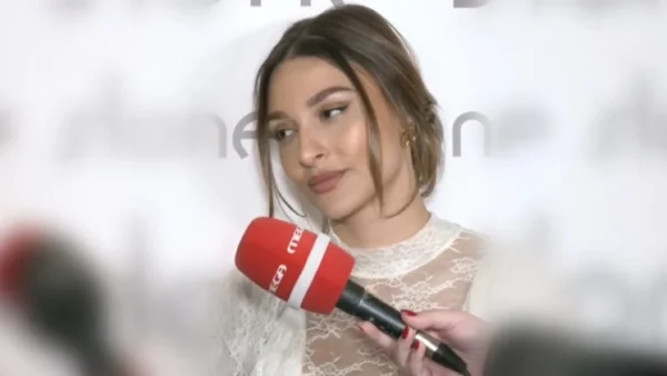 «Δεν είπα ότι...» - Το ξεκαθάρισμα της Ναυσικάς Παναγιωτακοπούλου για τις αδιάκριτες ερωτήσεις για τη σχέση της με τον Πηλαδάκη