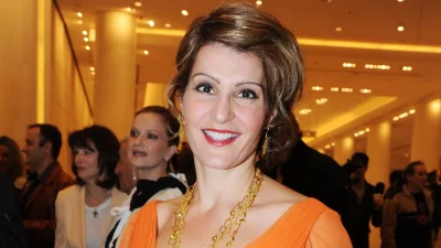 Ερωτευμένη ξανά μετά από 20 χρόνια γάμου - Ο κούκλος Έλληνας που έκλεψε την καρδιά της Nία Βαρντάλος μετά το διαζύγιό της