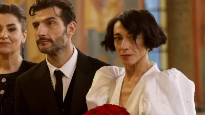 Είχε πέσει στα πατώματα ο γαμπρός - Το βαρύ ζεϊμπέκικο του Νίκου Κουρή στο τραπέζι μετά τον γάμο του με την Τοπαλίδου (Βίντεο)