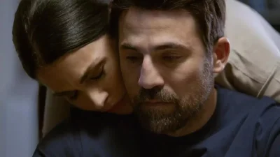 Παγιδευμένοι: «Θέλω να γεράσω μαζί σου» - Η συγκινητική σκηνή που ο Σταύρος κάνει πρόταση γάμου στην Αγγελική