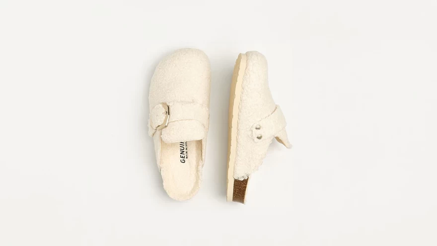 άσπρες παντόφλες