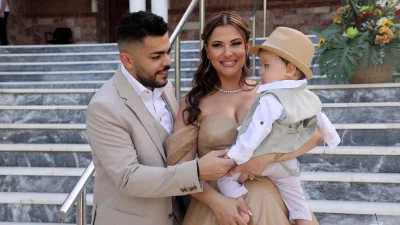 Λάουρα Νάργες: «Δεν ήθελα να μη μοιραστώ αυτή τη στιγμή μας με εσάς...» - Σε πελάγη ευτυχίας με τον Σαντικάι και τον μικρό Αλέξανδρο στη Γερμανία