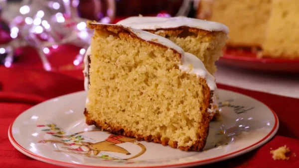 Για να μην ψάχνεστε την τελευταία στιγμή: Η πιο εύκολη συνταγή βασιλόπιτας - τσουρέκι