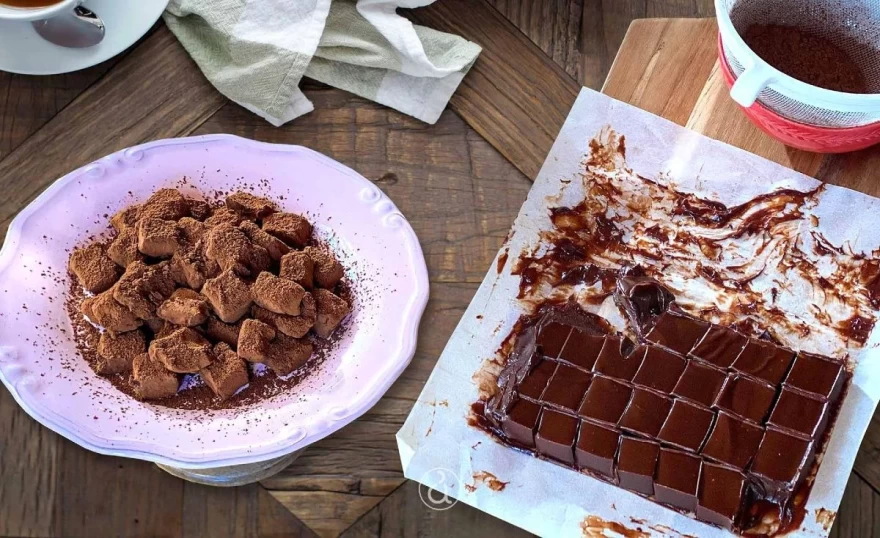 Χρειάζεσαι μόνο 5 υλικά: Τα πιο γρήγορα και εύκολα χριστουγεννιάτικα σοκολατάκια