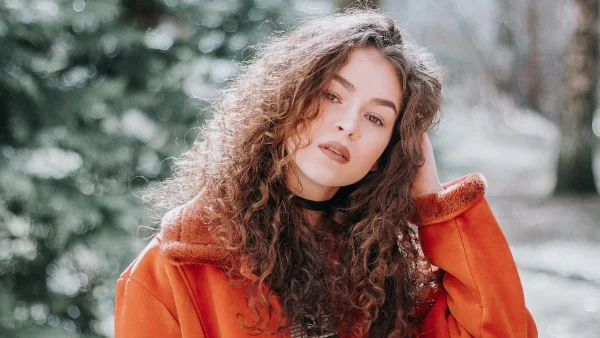 Tea tree oil: Ανακάλυψε τη φυσική λύση ενάντια στα σημάδια της ακμής στο δέρμα!