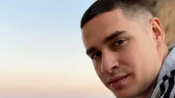 Τέμπη: «Περιμένω να με πάρεις τηλέφωνο, όπως κάθε βράδυ και να μου πεις...» - Η σπαρακτική ανάρτηση της μητέρας του 21χρονου Τάσου