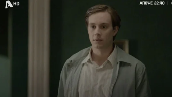 Το προξενιό της Ιουλίας (21/12): «Τι γίνεται εδώ;» - Ο Χρήστος μαθαίνει ξαφνικά πως η Ιουλία θα παντρευτεί τον πατέρα του και όχι εκείνον