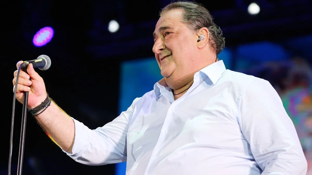 Βασίλης Καρράς: «Ο καρκίνος τον έλιωσε! Είχε κάνει πολλές μεταστάσεις! Το γνωρίζαμε όλοι»