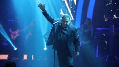 Βασίλης Καρράς: Παράταση πήρε το λαϊκό προσκύνημα στο σπουδαίο καλλιτέχνη