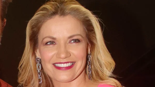 Η σπάνια έξοδος για την Παναγιώτα Βλαντή: Λαμπερή βραδινή εμφάνιση δίπλα στον χαμογελαστό σύζυγό της